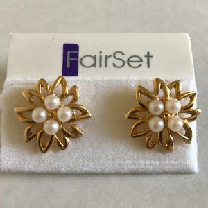 Costume gold floral earrings with pearls
